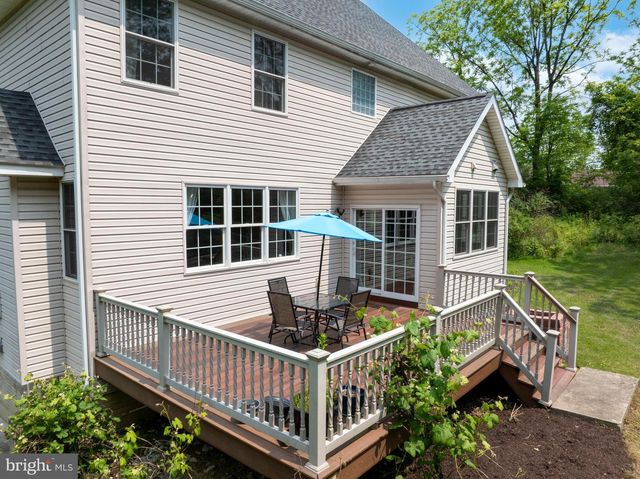 120 MEADOWVIEW DR, State College, PA 16801