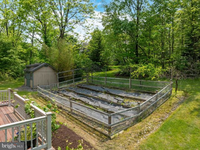 120 MEADOWVIEW DR, State College, PA 16801