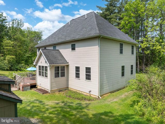 120 MEADOWVIEW DR, State College, PA 16801