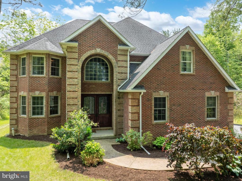 120 MEADOWVIEW DR, State College, PA 16801