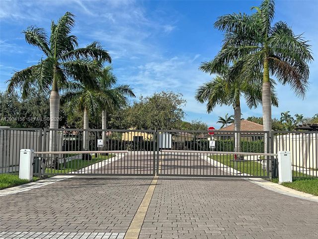 154 SE 23rd Ter, Homestead, FL 33033