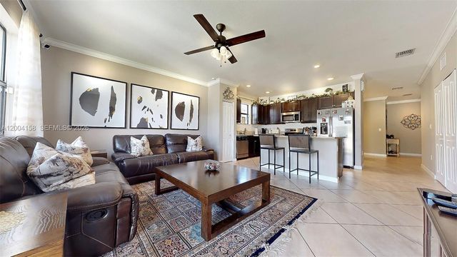 154 SE 23rd Ter, Homestead, FL 33033