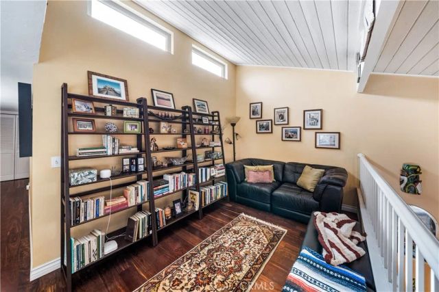 427 21st, Huntington Beach, CA 92648