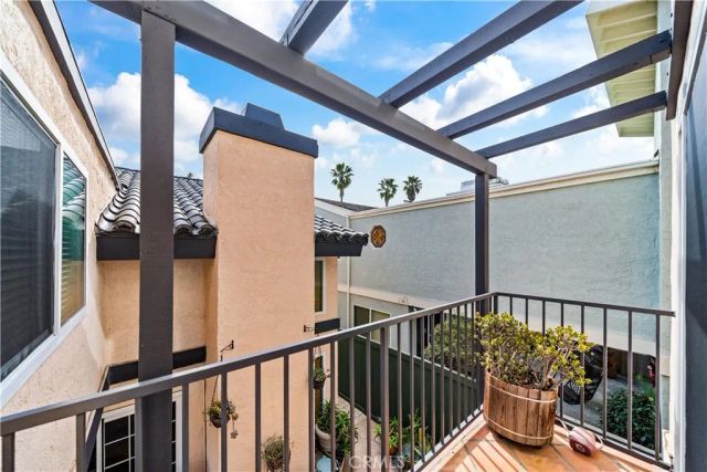 427 21st, Huntington Beach, CA 92648