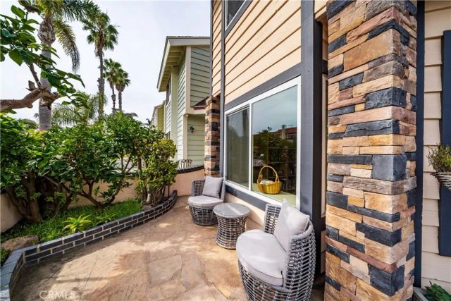 427 21st, Huntington Beach, CA 92648