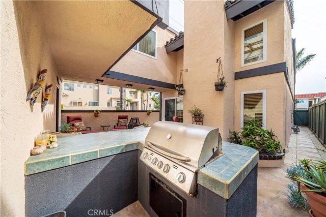 427 21st, Huntington Beach, CA 92648