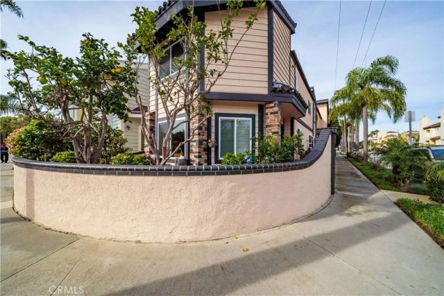 427 21st, Huntington Beach, CA 92648
