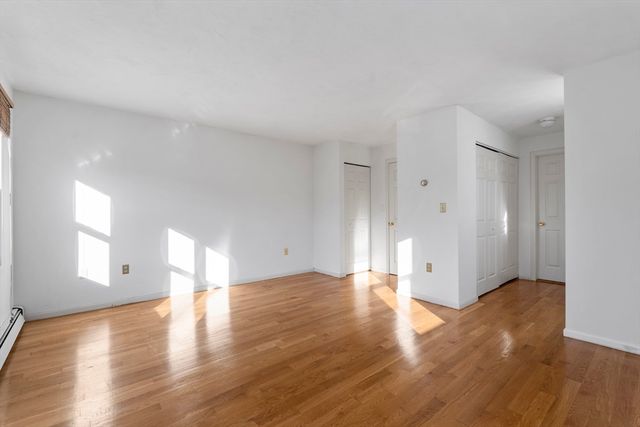 22 Mt Vernon B, Boston, MA 02125