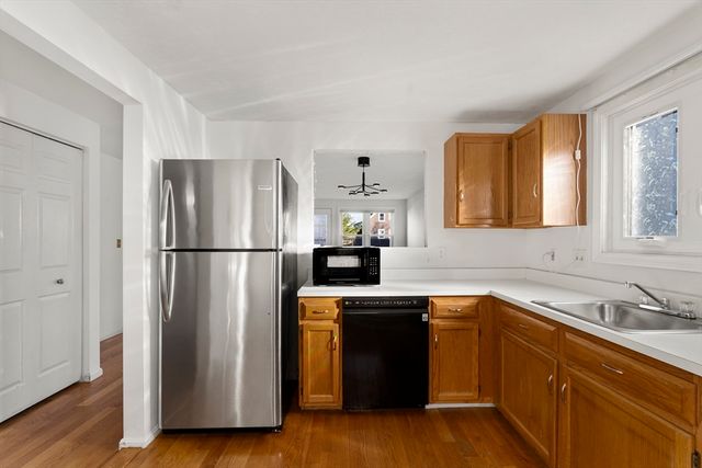 22 Mt Vernon B, Boston, MA 02125