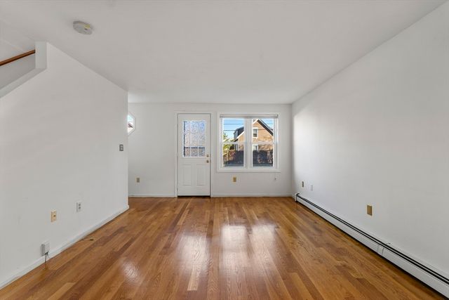 22 Mt Vernon B, Boston, MA 02125