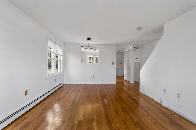 22 Mt Vernon B, Boston, MA 02125