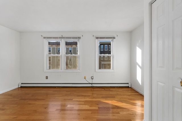 22 Mt Vernon B, Boston, MA 02125