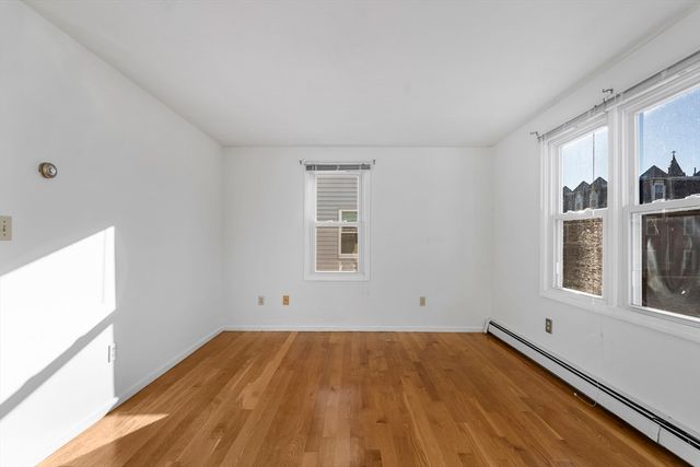 22 Mt Vernon B, Boston, MA 02125