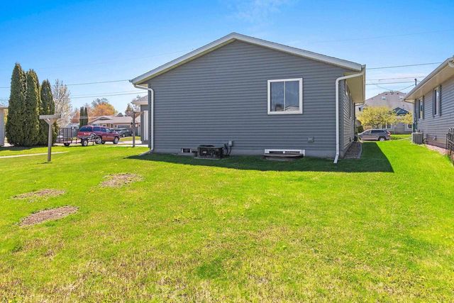 3722 MACKERT STREET, Manitowoc, WI 54220