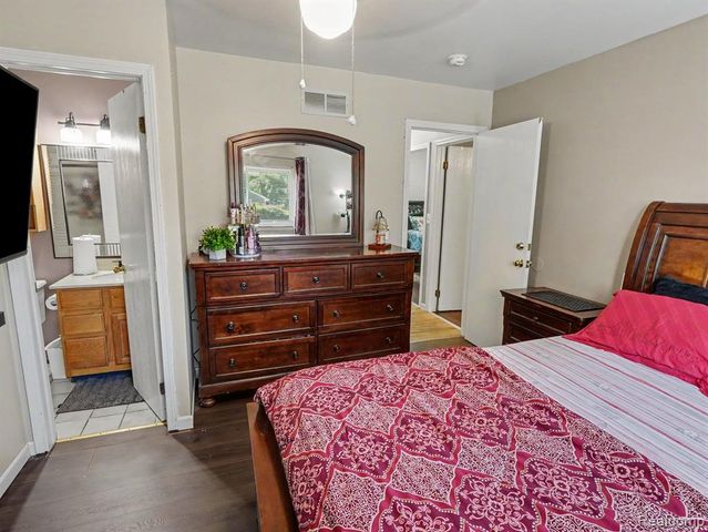 1418 Oakview Drive, Canton, MI 48187