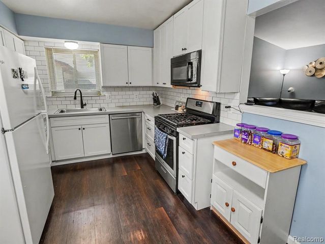 1418 Oakview Drive, Canton, MI 48187