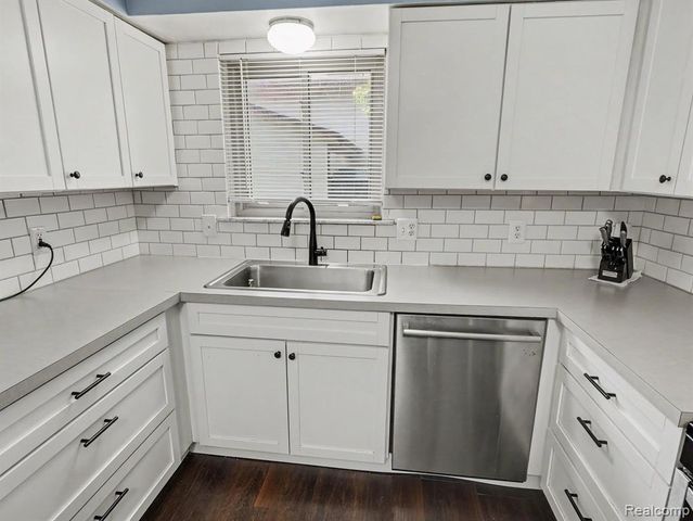 1418 Oakview Drive, Canton, MI 48187