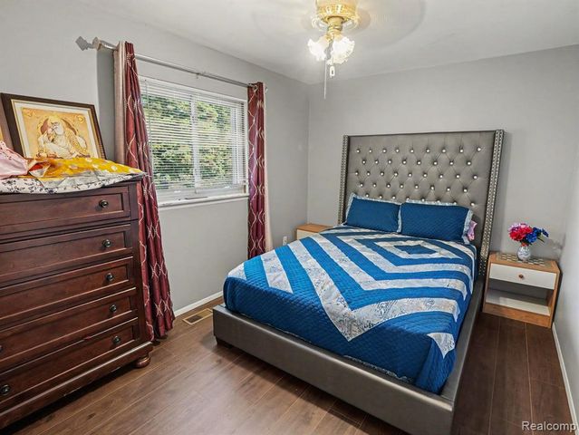 1418 Oakview Drive, Canton, MI 48187
