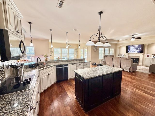 1430 Skipper Road, Dothan, AL 36301