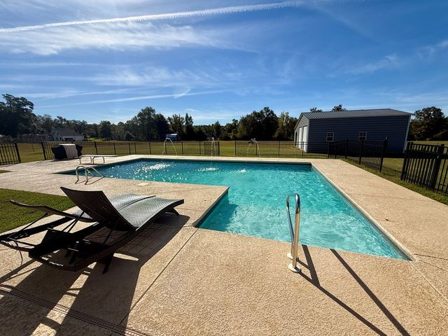 1430 Skipper Road, Dothan, AL 36301