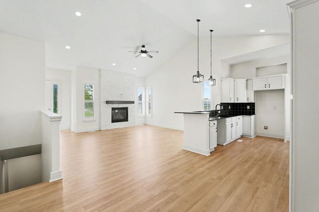 5123 N Hampton, Wichita, KS 67226