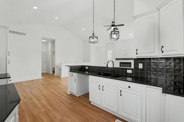 5123 N Hampton, Wichita, KS 67226