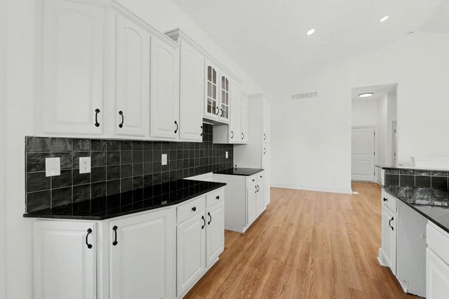 5123 N Hampton, Wichita, KS 67226