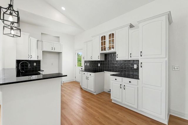 5123 N Hampton, Wichita, KS 67226