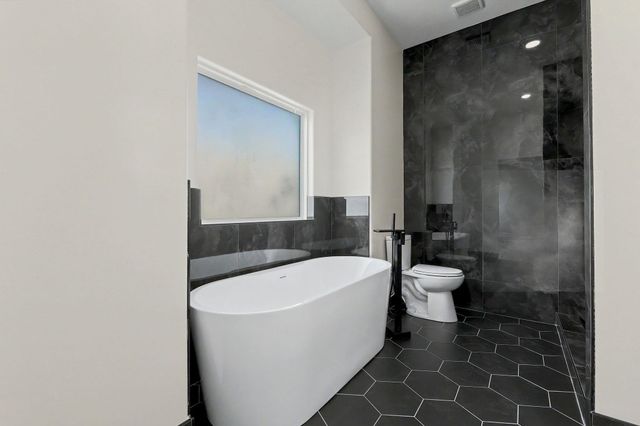 5123 N Hampton, Wichita, KS 67226
