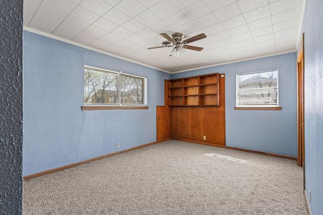 1306 Hillside Drive, Gainesville, TX 76240