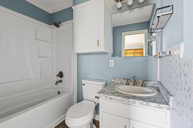 1306 Hillside Drive, Gainesville, TX 76240