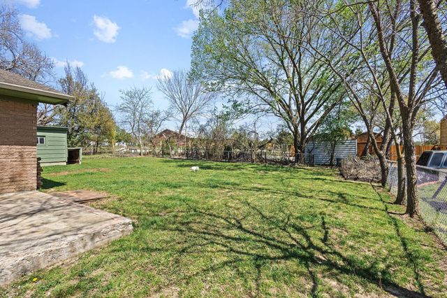 1306 Hillside Drive, Gainesville, TX 76240