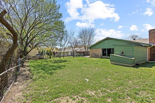 1306 Hillside Drive, Gainesville, TX 76240