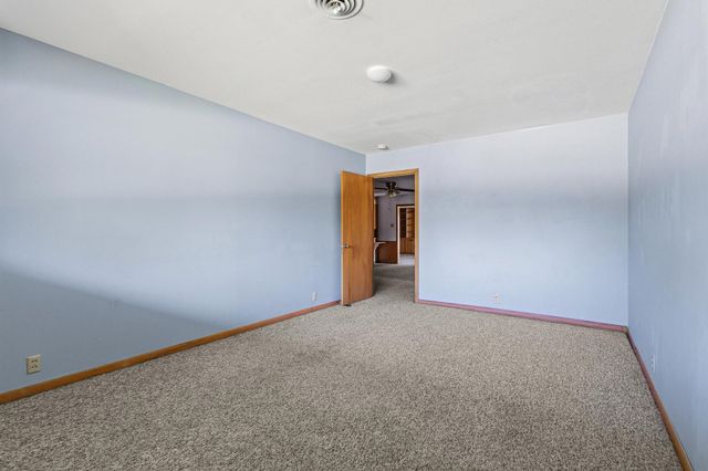 1306 Hillside Drive, Gainesville, TX 76240
