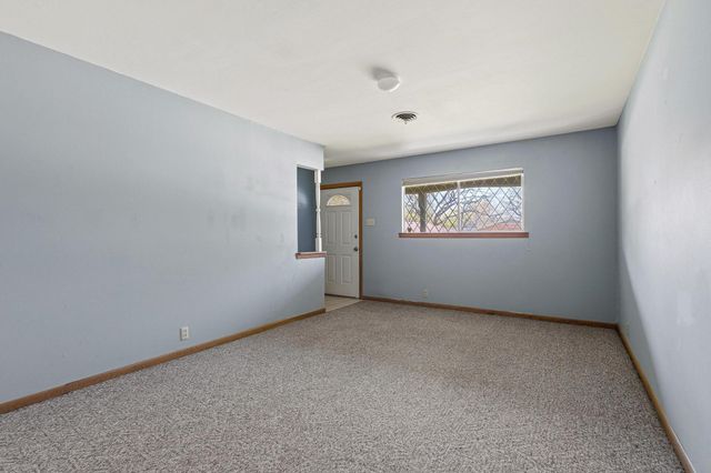 1306 Hillside Drive, Gainesville, TX 76240