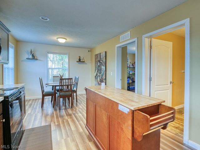 6610 Lear Nagle Road 156, North Ridgeville, OH 44039