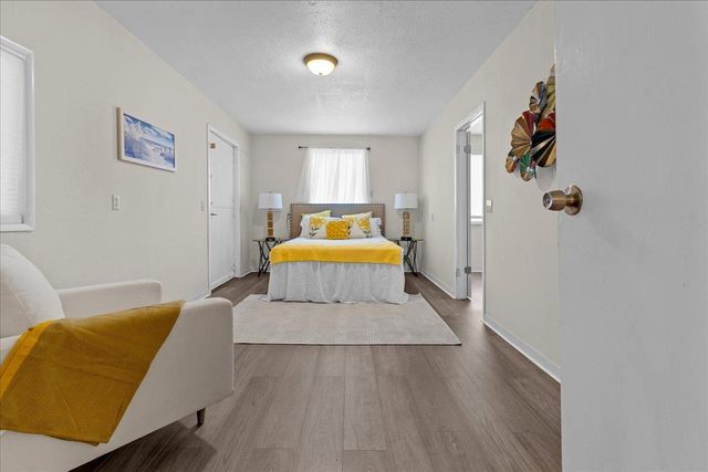 136 2nd St, Pacific Grove, CA 93950