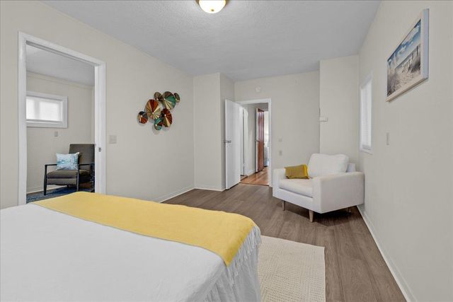 136 2nd St, Pacific Grove, CA 93950