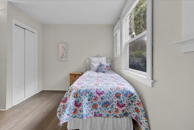 136 2nd St, Pacific Grove, CA 93950