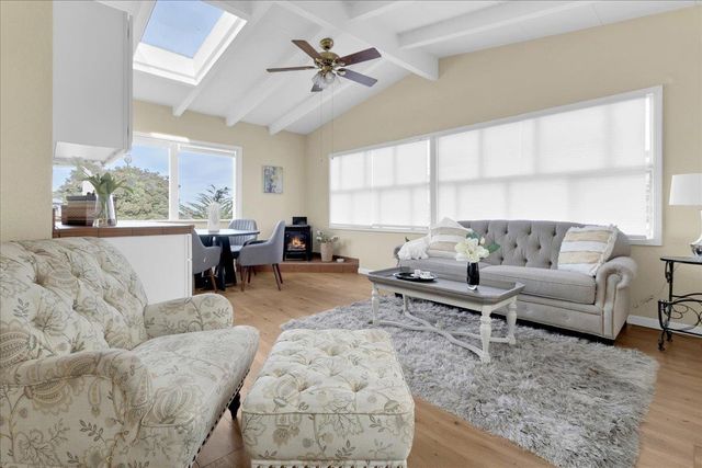 136 2nd St, Pacific Grove, CA 93950