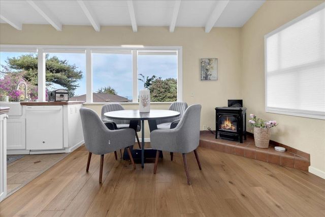 136 2nd St, Pacific Grove, CA 93950