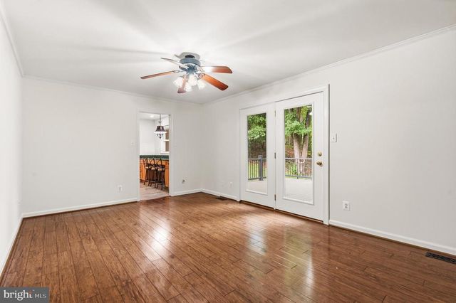 9808 TIMBER HTS, Marshall, VA 20115