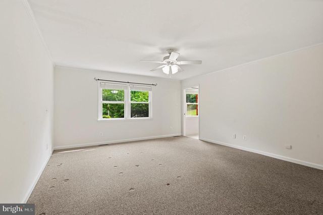 9808 TIMBER HTS, Marshall, VA 20115