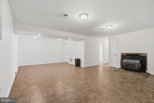 9808 TIMBER HTS, Marshall, VA 20115