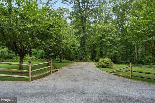 9808 TIMBER HTS, Marshall, VA 20115