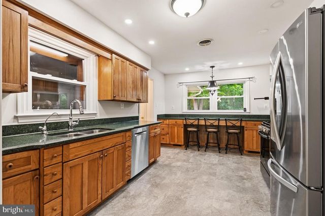 9808 TIMBER HTS, Marshall, VA 20115