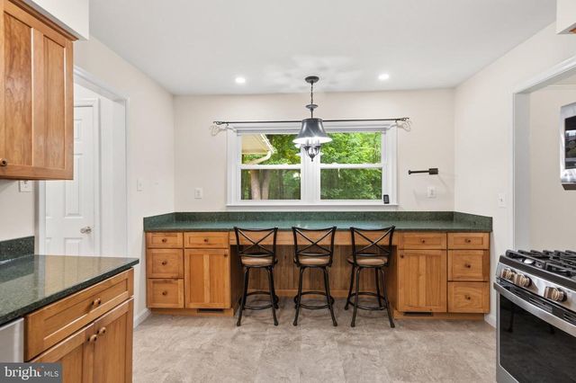 9808 TIMBER HTS, Marshall, VA 20115