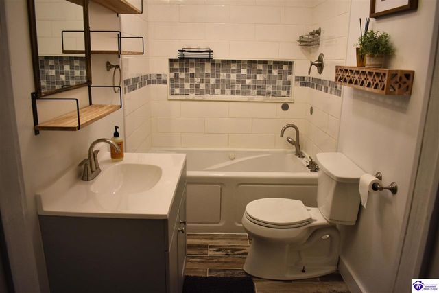 206 Pear Orchard Rd NW, Elizabethtown, KY 42701