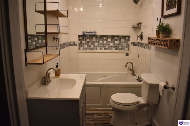 206 Pear Orchard Rd NW, Elizabethtown, KY 42701