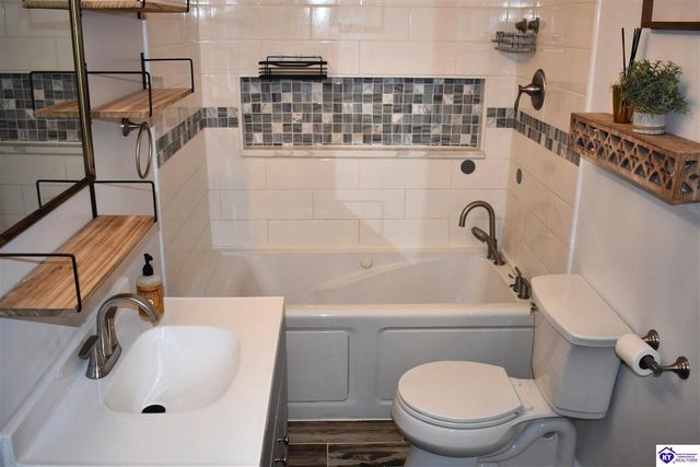 206 Pear Orchard Rd NW, Elizabethtown, KY 42701